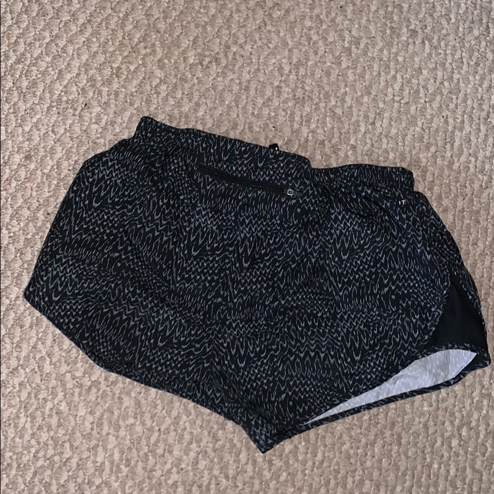 nike running shorts - Picture 2 of 2
